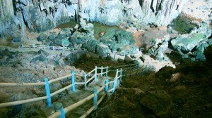 La grotte Phuong Hoang et le ruisseau Mo Ga