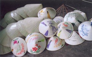 Le village des chapeaux coniques de  Phu Cam