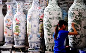 Village de métier traditionnel de poterie de Bat Trang