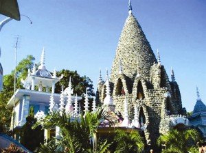 La pagode de Tu Vân ou pagode Coquille, dans la ville de Cam Ranh, province de Khanh Hoà 