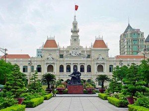 Bientôt la fête Hô Chi Minh-Ville Notre maison