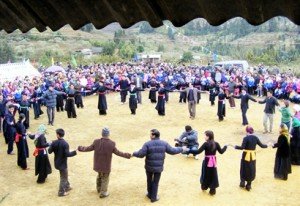 Une fête traditionnelle populaire à Bac Hà