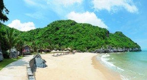 Une Plage à Cat Ba