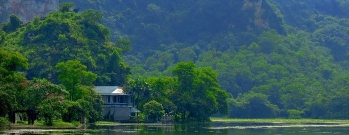 Le lac Quan Son Ha Tay Ha Noi