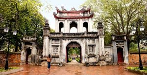 découvrir le temple de la littérature hanoi