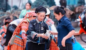 Marché forain à Ha Giang