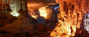 Grotte Sung Sot en baie Halong