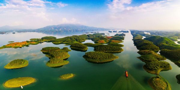 Voyager avec Guide francophone au Vietnam pour découvrir Thac Ba