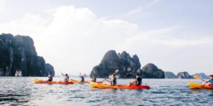 Kayak dans les grottes et lagunes cachées